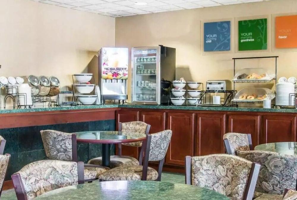 Comfort Inn & Suites Maumee - Toledo I80-90 Εξωτερικό φωτογραφία